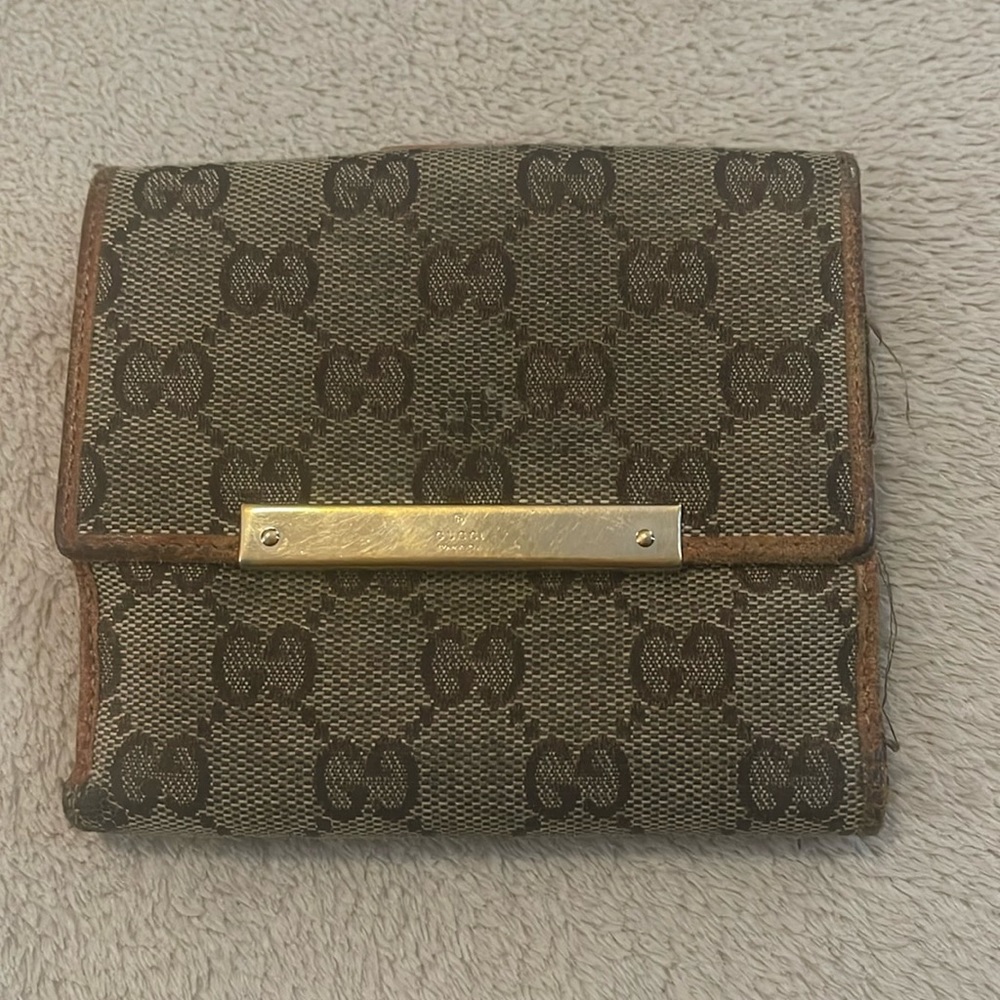 GUCCI “need a little love” Small Snap Wallet